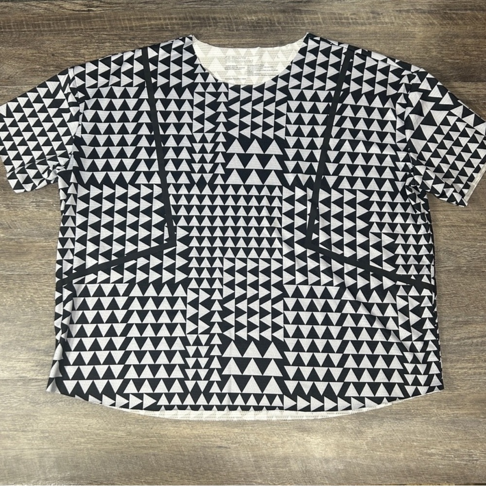 (0002) Women’s: Large Sports Illustrated Top- Q10